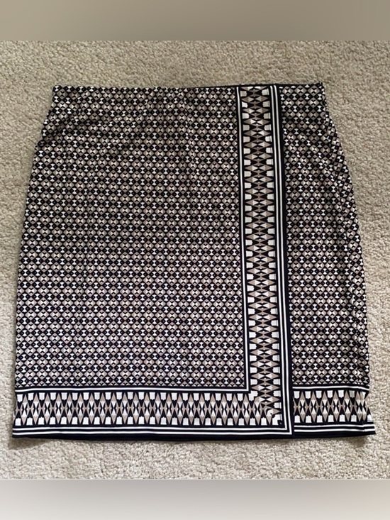 Max Studio Dresses & Skirts - Max Studio Neutral Print Mini Skirt